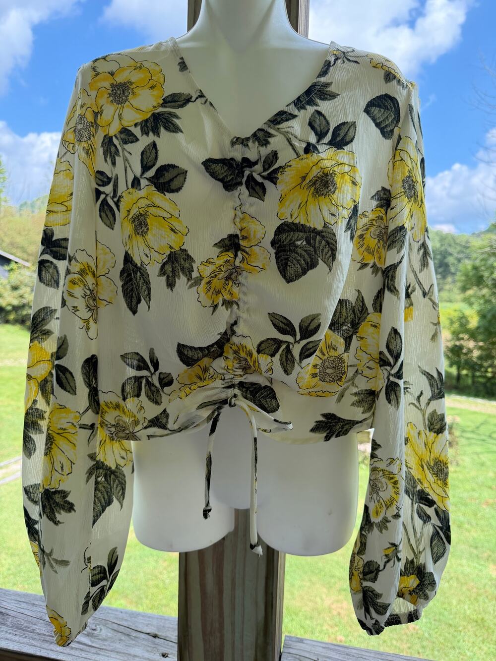 Rue21 Yellow Floral Ruched Front Crop Top M Cottagecore Garden Fairy Boho Retro